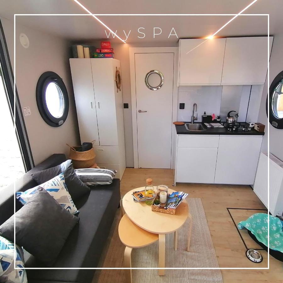 Wyspa Kaszuby-Domki Na Wodzie โอสทรึเซ ภายนอก รูปภาพ